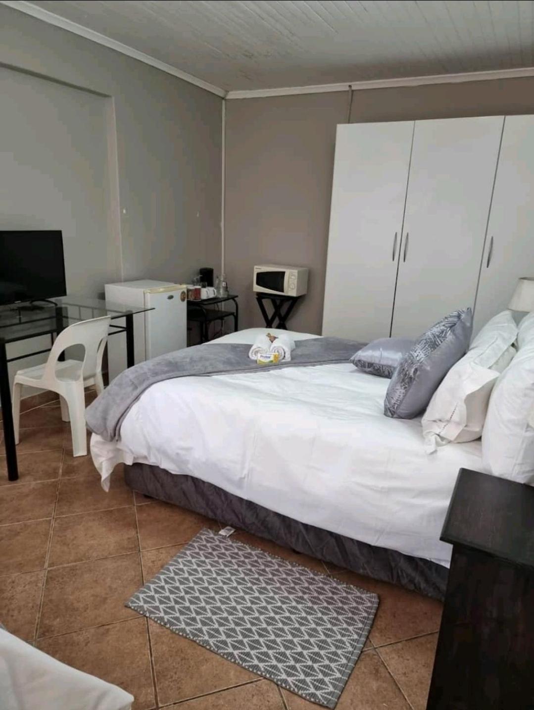 Stay At Home Airport Lodge Kempton Park Room photo